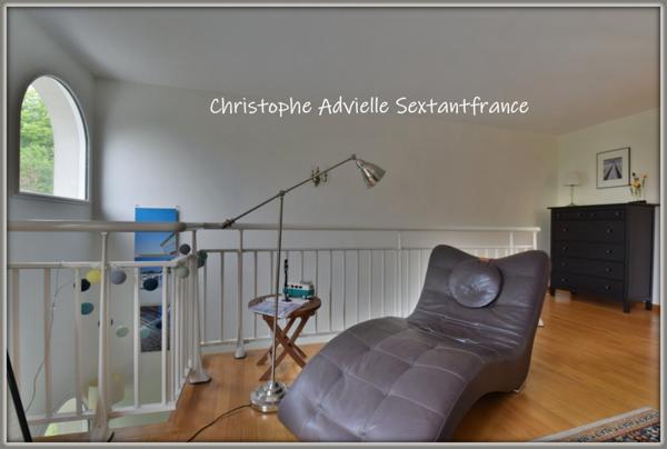 Bordeaux proche, maison individuelle style arcachonnaise sur 1000 M2 de terrain, double garage