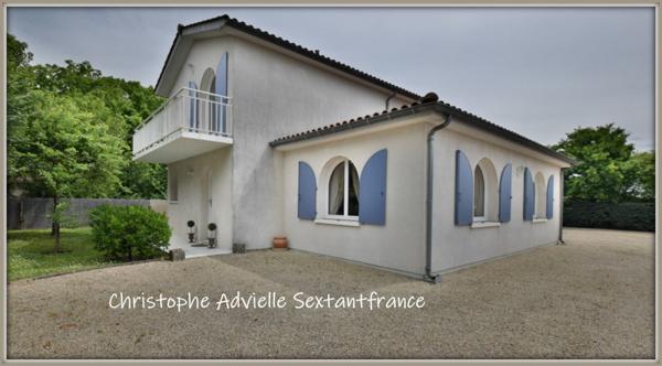 Bordeaux proche, maison individuelle style arcachonnaise sur 1000 M2 de terrain, double garage