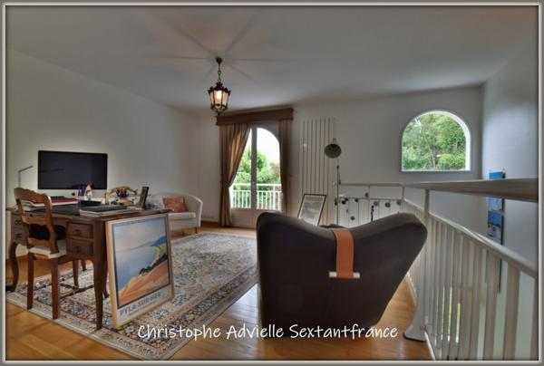 Bordeaux proche, maison individuelle style arcachonnaise sur 1000 M2 de terrain, double garage