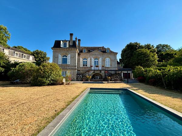 Maison 8 pièces 316.14 m2