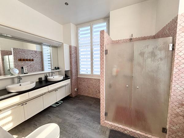 Maison 8 pièces 316.14 m2