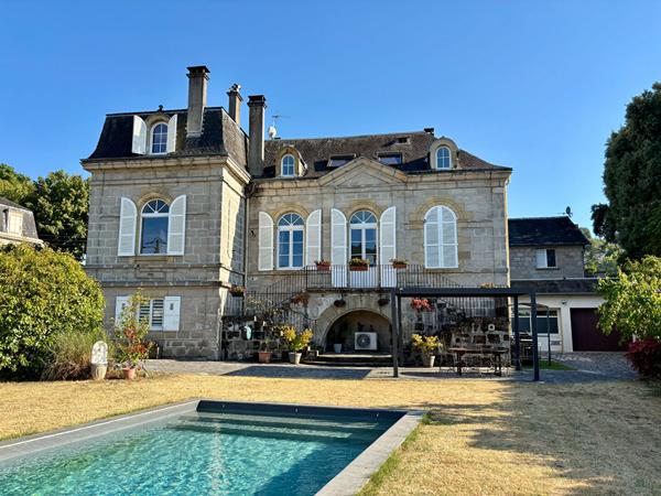 Maison 8 pièces 316.14 m2