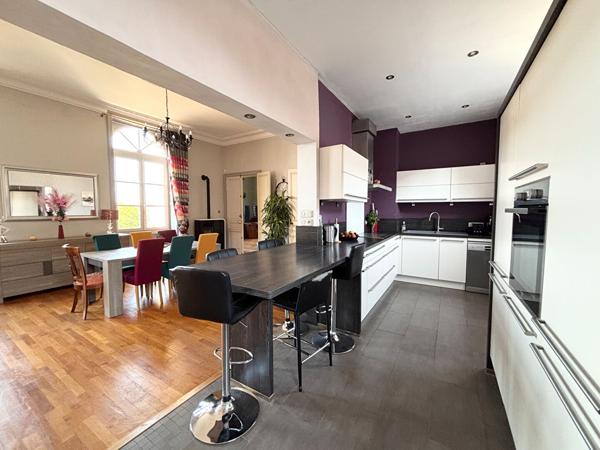 Maison 8 pièces 316.14 m2