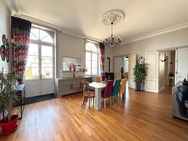 Maison 8 pièces 316.14 m2