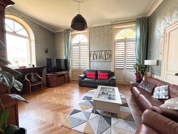 Maison 8 pièces 316.14 m2