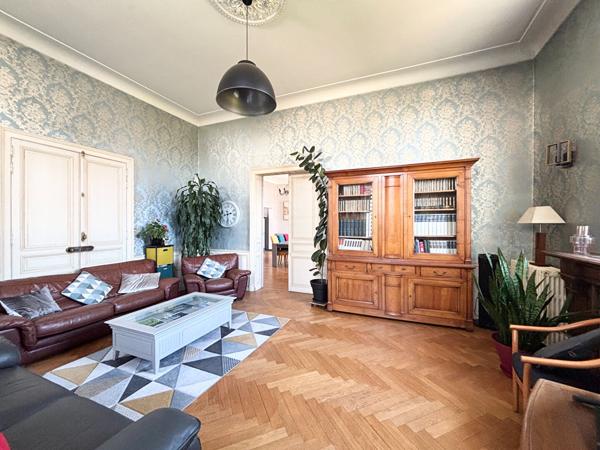 Maison 8 pièces 316.14 m2