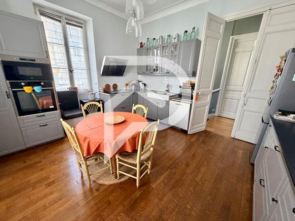 Maison 11 pièces 215 m2