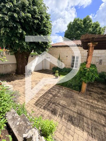 Maison 11 pièces 215 m2