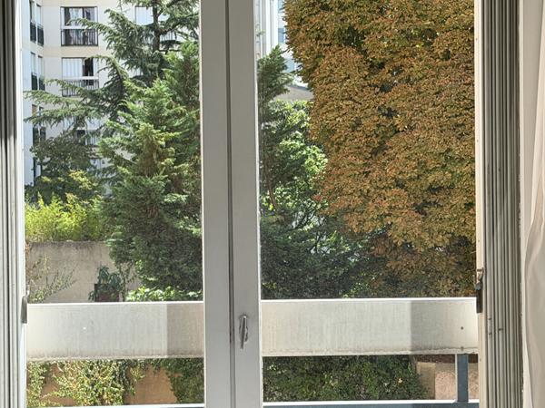 PARIS 19E - BOULEVARD SÉRURIER - BEL APPARTEMENT LUMINEUX AVEC BALCON