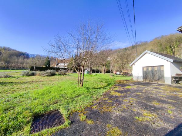 District maison au calme avec terrain constructible !