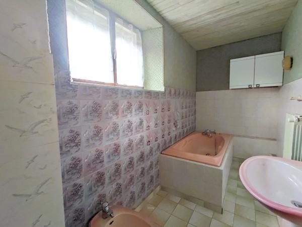 District maison au calme avec terrain constructible !