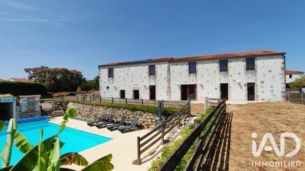 Maison à vendre 8 pièces 251 m² Le Poiré-sur-Vie