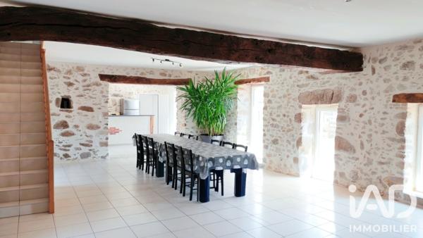 Maison à vendre 8 pièces 251 m² Le Poiré-sur-Vie