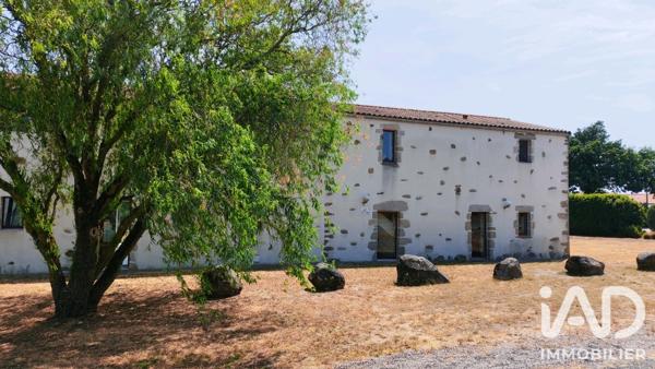Maison à vendre 8 pièces 251 m² Le Poiré-sur-Vie
