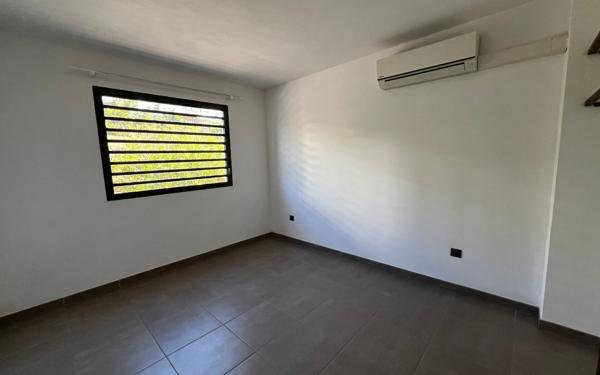 Appartement à vendre    2 pièces •  Remire-Montjoly