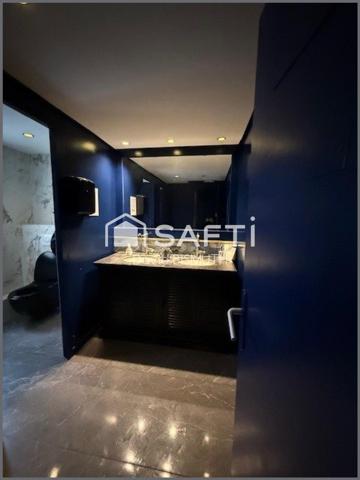 RESTAURANT PARIS 17ème Avenue des Ternes 250 m2 160 places assises 2 extractions de 400 Licence 4