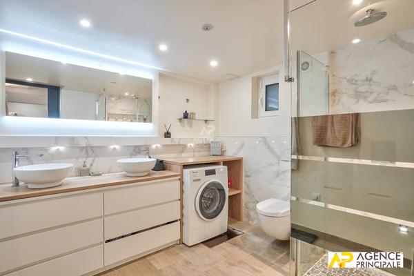 Appartement 3 pièce(s) 53 m2 - marché - 2 chambres - parfait état €279 000 ** - Référence 4451