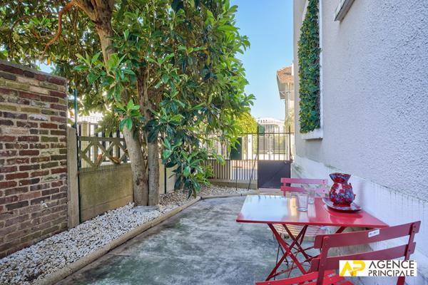 Appartement 3 pièce(s) 53 m2 - marché - 2 chambres - parfait état €279 000 ** - Référence 4451