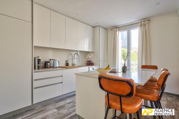 Appartement 3 pièce(s) 53 m2 - marché - 2 chambres - parfait état €279 000 ** - Référence 4451