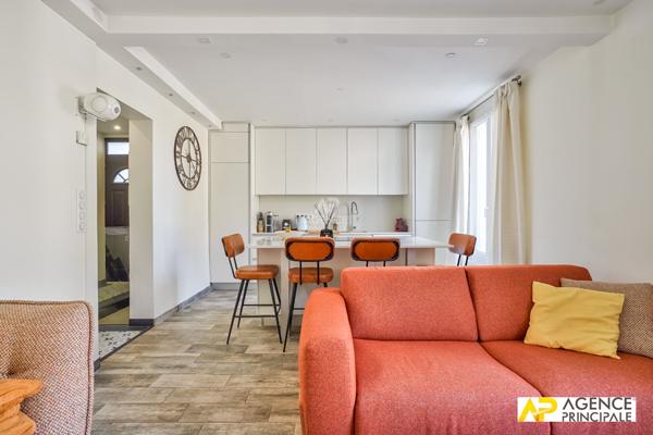 Appartement 3 pièce(s) 53 m2 - marché - 2 chambres - parfait état €279 000 ** - Référence 4451