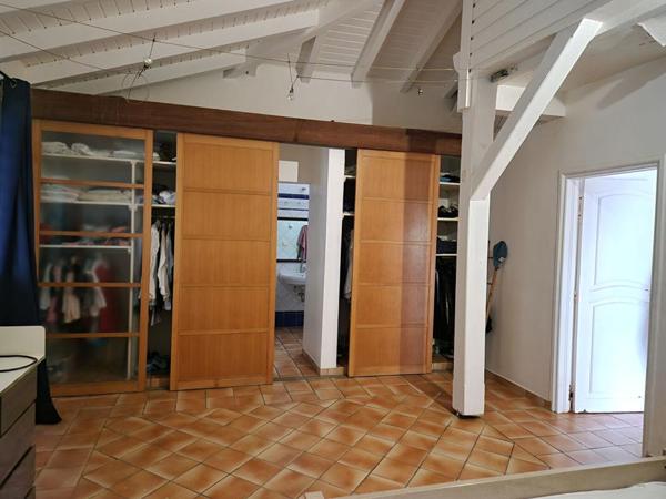 Maison Individuelle Petit Bourg 7 pièces 279m2 sur un terrain de 2559m2