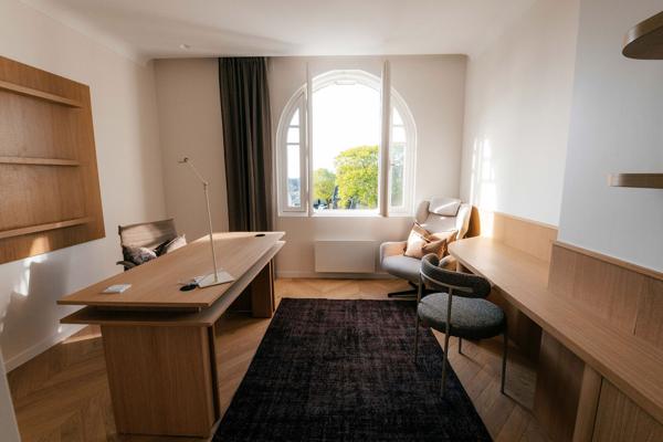 A LOUER 3 BUREAUX ENTRE 17 ET 15m² A LARMOR PLAGE