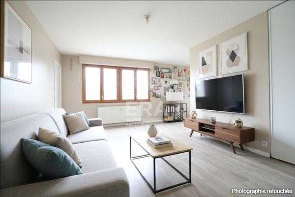 À VENDRE  4 PIÈCES AVEC TERRASSE  DERNIER ÉTAGE  SAINT-DENIS