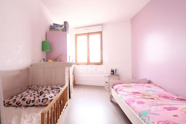 À VENDRE  4 PIÈCES AVEC TERRASSE  DERNIER ÉTAGE  SAINT-DENIS