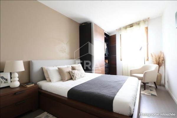 À VENDRE  4 PIÈCES AVEC TERRASSE  DERNIER ÉTAGE  SAINT-DENIS