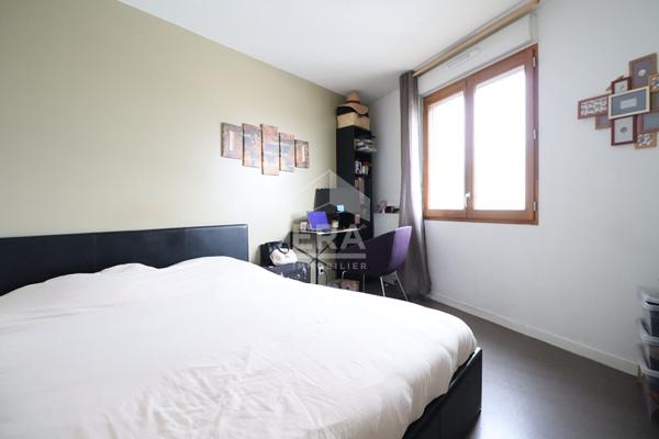 À VENDRE  4 PIÈCES AVEC TERRASSE  DERNIER ÉTAGE  SAINT-DENIS