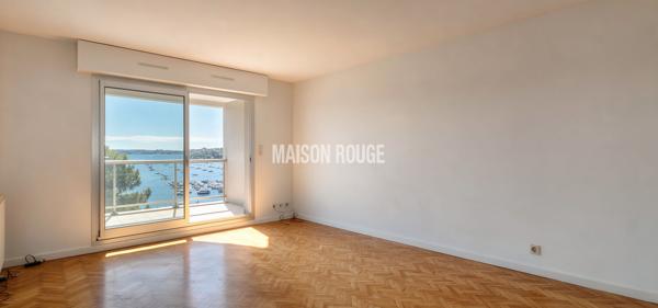 Appartement T2 avec vue mer, terrasse Sud-Est, parking et ascenseur proche plage et commerces