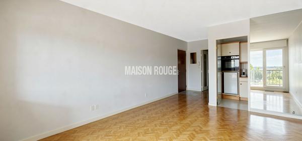 Appartement T2 avec vue mer, terrasse Sud-Est, parking et ascenseur proche plage et commerces
