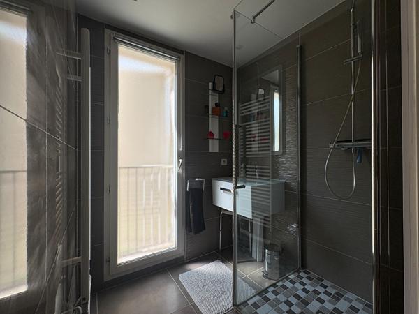 Bordeaux Bastide - Appartement T4 avec extérieur et deux places de parking , Bordeaux