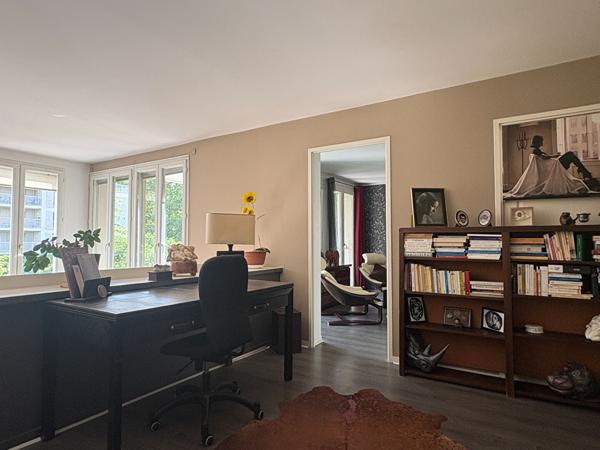 Bordeaux Bastide - Appartement T4 avec extérieur et deux places de parking , Bordeaux
