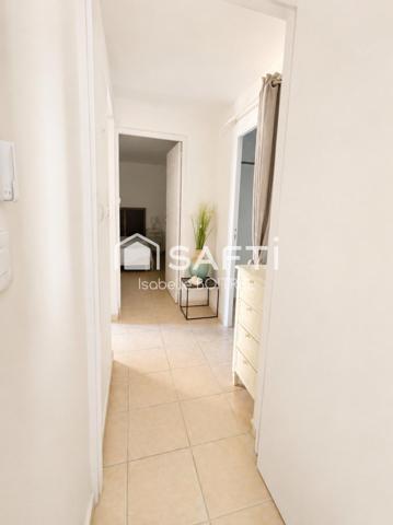 Villa T5 avec vue mer et beaux volumes.