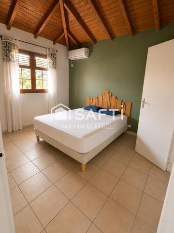 Villa T5 avec vue mer et beaux volumes.