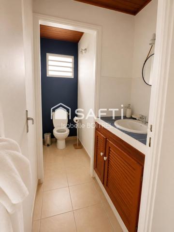 Villa T5 avec vue mer et beaux volumes.
