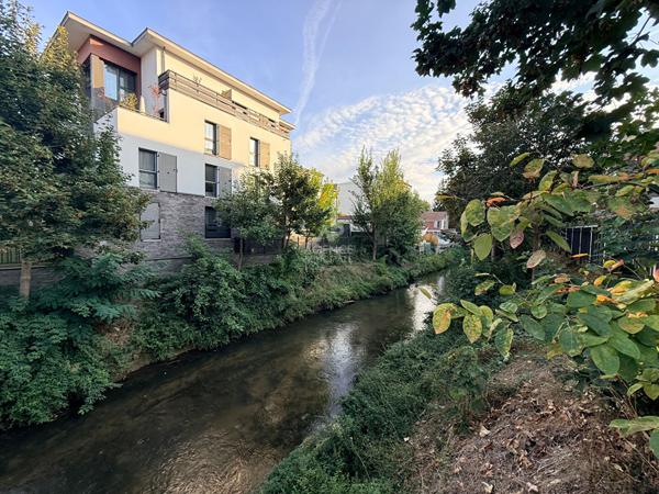 Appartement Pontoise 2 pièce(s) 40.30 m² 198 500 € **  - Référence  11336