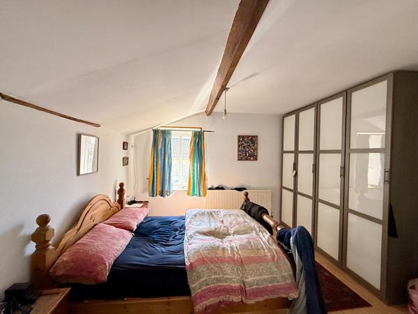 Propriété de village traditionnelle d'un excellent rapport qualité-prix avec gîtes et grand terrain Tillou