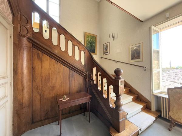 MAISON DE PRESTIGE Nontron