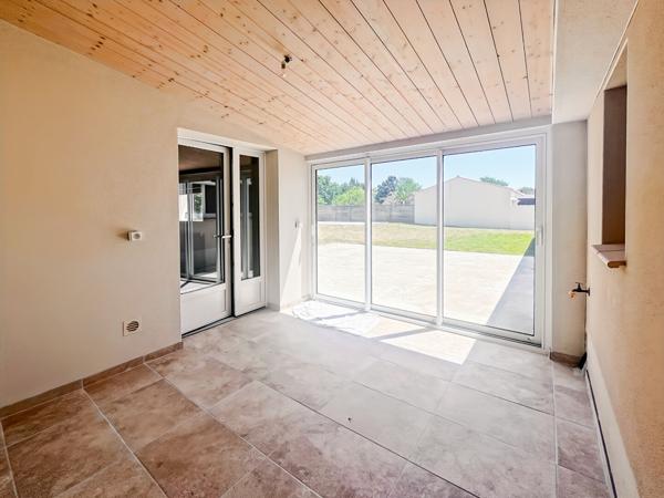 Maison familiale parfaitement entretenue avec extension récente, jardin d'hiver et terrain clos de 1 180 m²
