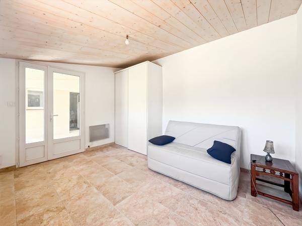 Maison familiale parfaitement entretenue avec extension récente, jardin d'hiver et terrain clos de 1 180 m²