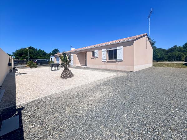 Maison familiale parfaitement entretenue avec extension récente, jardin d'hiver et terrain clos de 1 180 m²