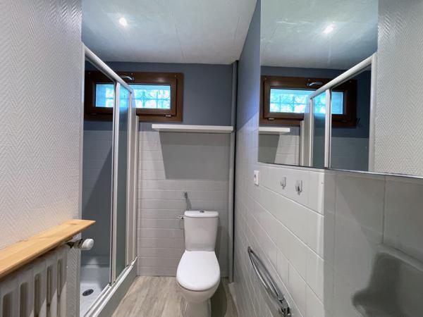 Entremont-le-Vieux (73670) Grande maison familiale + 3 bureaux + appartement T1 accès indépendant - vue dégagée - terrain - 30mn Chambéry