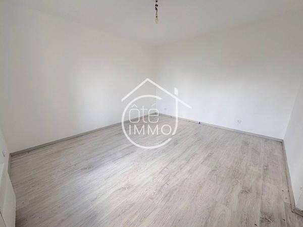PRIGONRIEUX : Maison mitoyenne de plain-pied 4 pièces de 94m² avec jardin