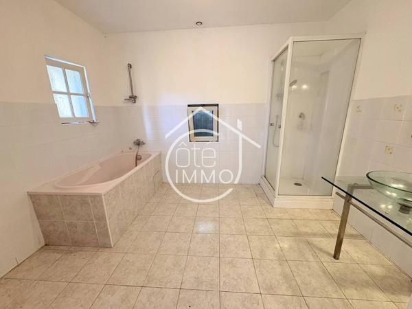 PRIGONRIEUX : Maison mitoyenne de plain-pied 4 pièces de 94m² avec jardin