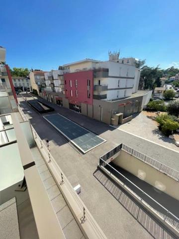 T3 OULLINS Centre - 2 Passage des Vignes OULLINS Clesev ...