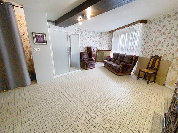 Maison de bourg à fort potentiel à Châteauneuf-sur-Sarthe