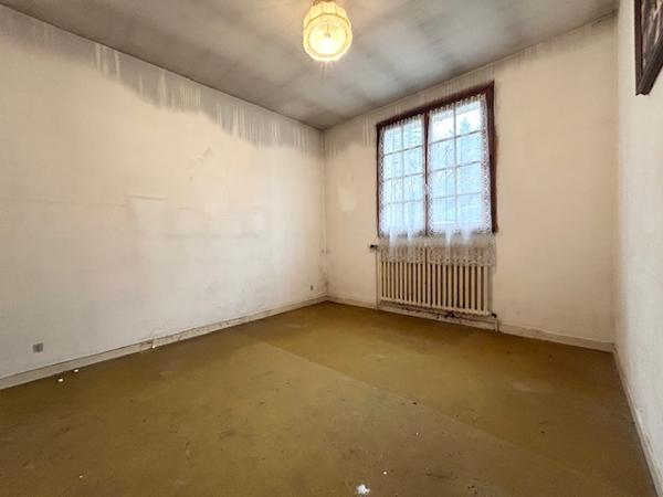 Montlhéry (91310) MONTLHERY - Maison individuelle - 77m2 hab + 96m2 de sous-sol total - Environnement verdoyant - Haut Potentiel