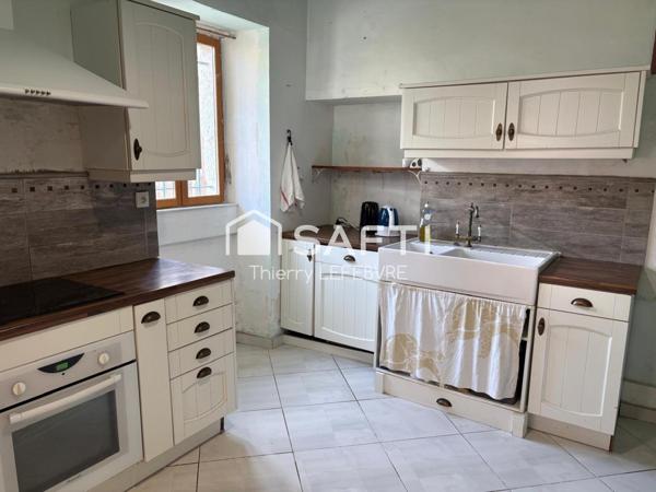 maison en pierre du XIX? siècle, offrant 150 m²